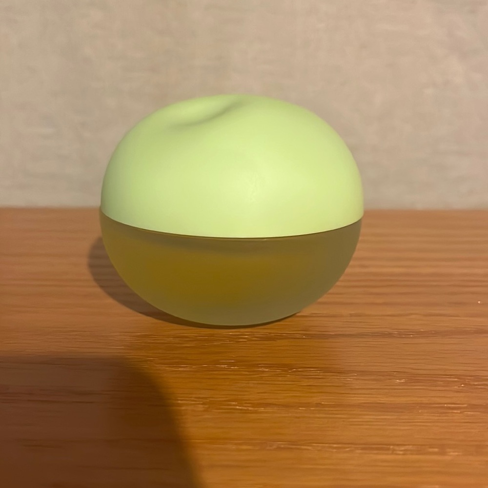 DKNY delicious delights cool swirl